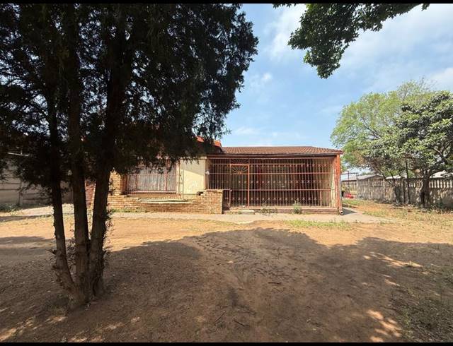 5 BEDROOM HOUSE FOR SALE IN VANDERBIJLPARK CW 5